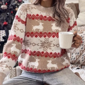 Jultröja - Säljer denna superfina Jultröja som är super mysig och skön, strl L!  Helt slutsålda på shein hemsida!