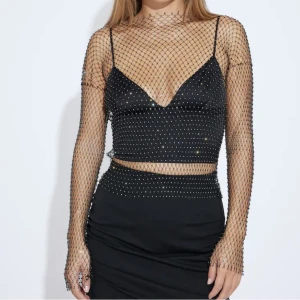 Festlig topp  - Den populära och fesliga toppen, passar utmärkt till utgångar 