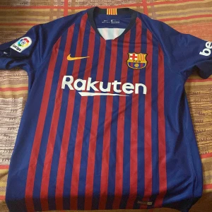 Barca tröja  - Barca tröja äkta  Storlek M  Kan diskutera priset  