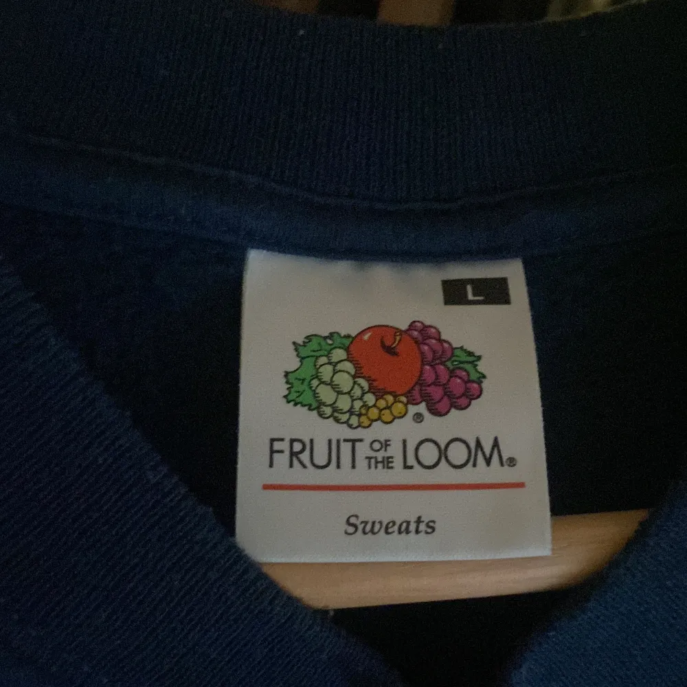 En ”The National Lottery” sweatshirt tryckt på en Fruit Of the Loom sweatshirt. Storleken står som L men passar S/M.. Hoodies.