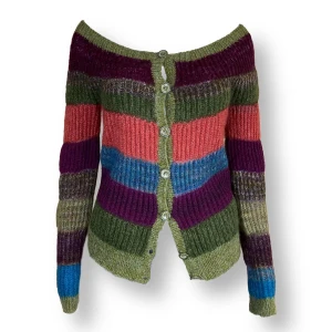 Stickad Kofta  - En fin stickad kofta i höstfärger med knappar. Off shoulder modell. Stretchigt material. Osäker på storlek, dockan använder vanligtvis XS. Mått: Ärmlängd 63cm,  armhåla till armhåla 45cm, midjemått 45cm & längd 55cm 