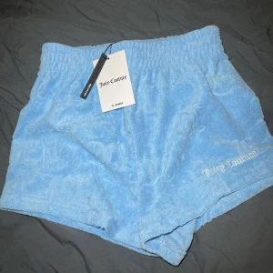 Juicy couture  - Aldrig använda   Nypris 599:-