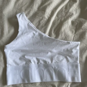 Topp från Aimn i storlek 36! Aldrig använd💕 - 💕