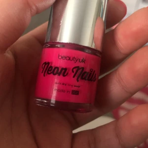 Neon magenta - Helt ny oanvänd