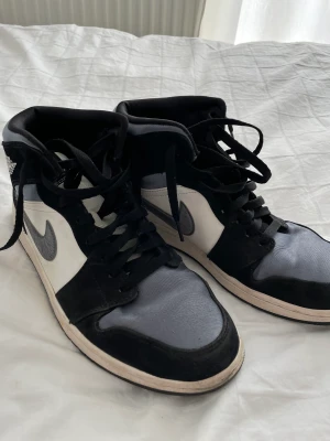 Jordan skor  - Skick 8/10 mids