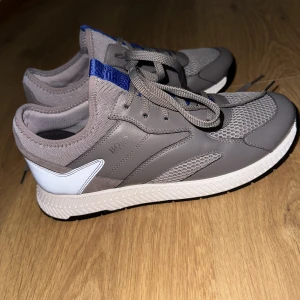 Hugo Boss  - Helt nya skor från Hugo Boss, storlek 42