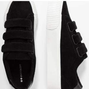 Säljer helt oanvända Even&odd skor i storlek 37, superfina men aldrig kommit till användning!💗
