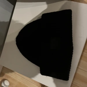 Acne mössa - Acne mössa säljes  I fint skick