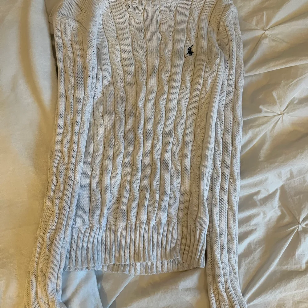 Säljer denna Ralph Lauren tröja ❤️❤️Jätte fin💞 Men den kom dock inte till användning 💞. Stickat.