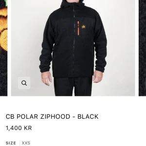 Norrlands Fleece  - En jättefin Fleece i storlek XXS men den är mer som en S/M! Den är i ny skick då jag max använt den 4 gånger men säljer den pågrund utav att den är för stor för mig så den kommer inte till andväning! 💞