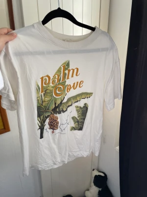 vit t-shirt - aldrig använd