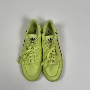 Neongröna Adidas! - Sneakers i en nice färg