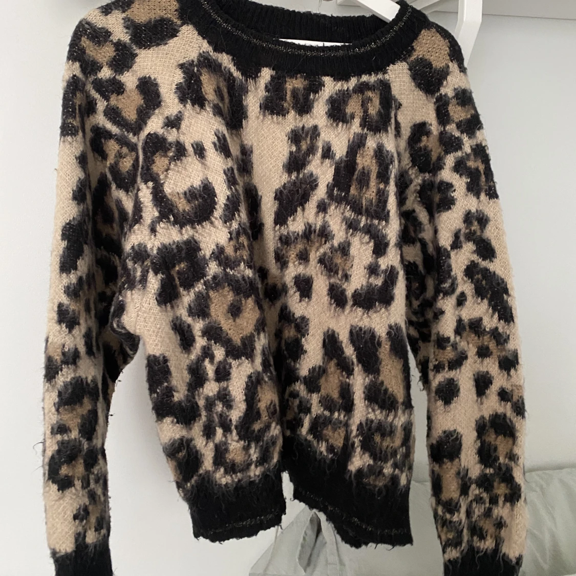 Leopardmönstrad tjocktröja