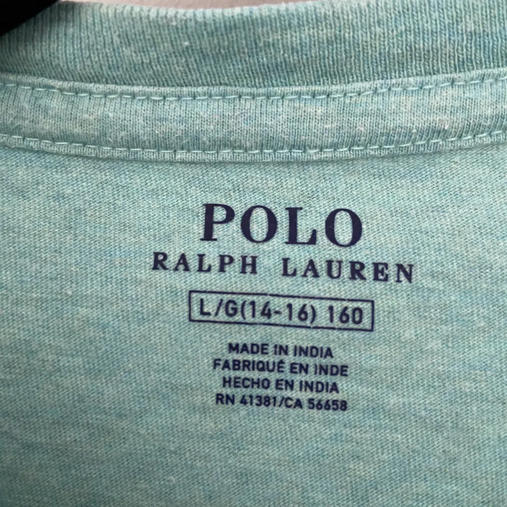 Ralph lauren t shirt i bra skick. Använd fåtal gånger.. T-shirts.