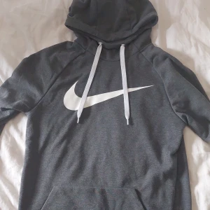 Nike hoodie storlek S - Nyskick storlek Small 