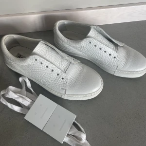 Acne studios skor - Iprincip oanvända. Väldigt fint skick, säljer då jag inte använder dem. Kan skickas men köpare står då för frakt 💖