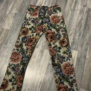 Jaded london byxor  - Nästan oanvända. Säljer pga att dom inte används 