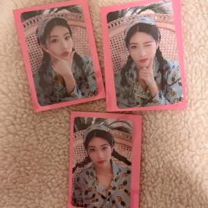 Säljer 3 photocards på Kim Lip från Loona. Dma vid intresse! 30 kr styck frakten är 15 kr :)