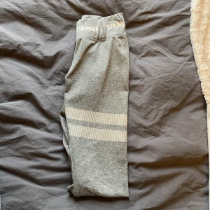 Stronger tights  - Grå-vita stronger tights storlek S❤️