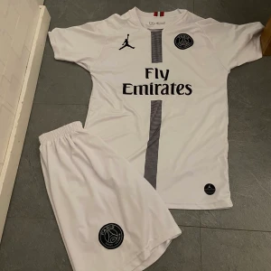  träningströja  - En träningst-shirt  