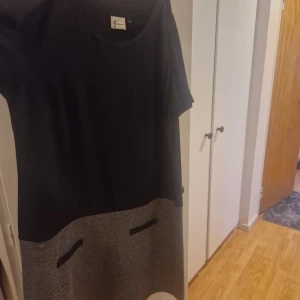 Klänning  - Stor och fint