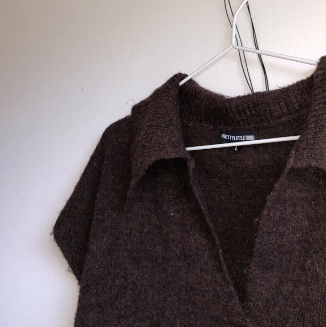 Brunt stickad väst  - 90