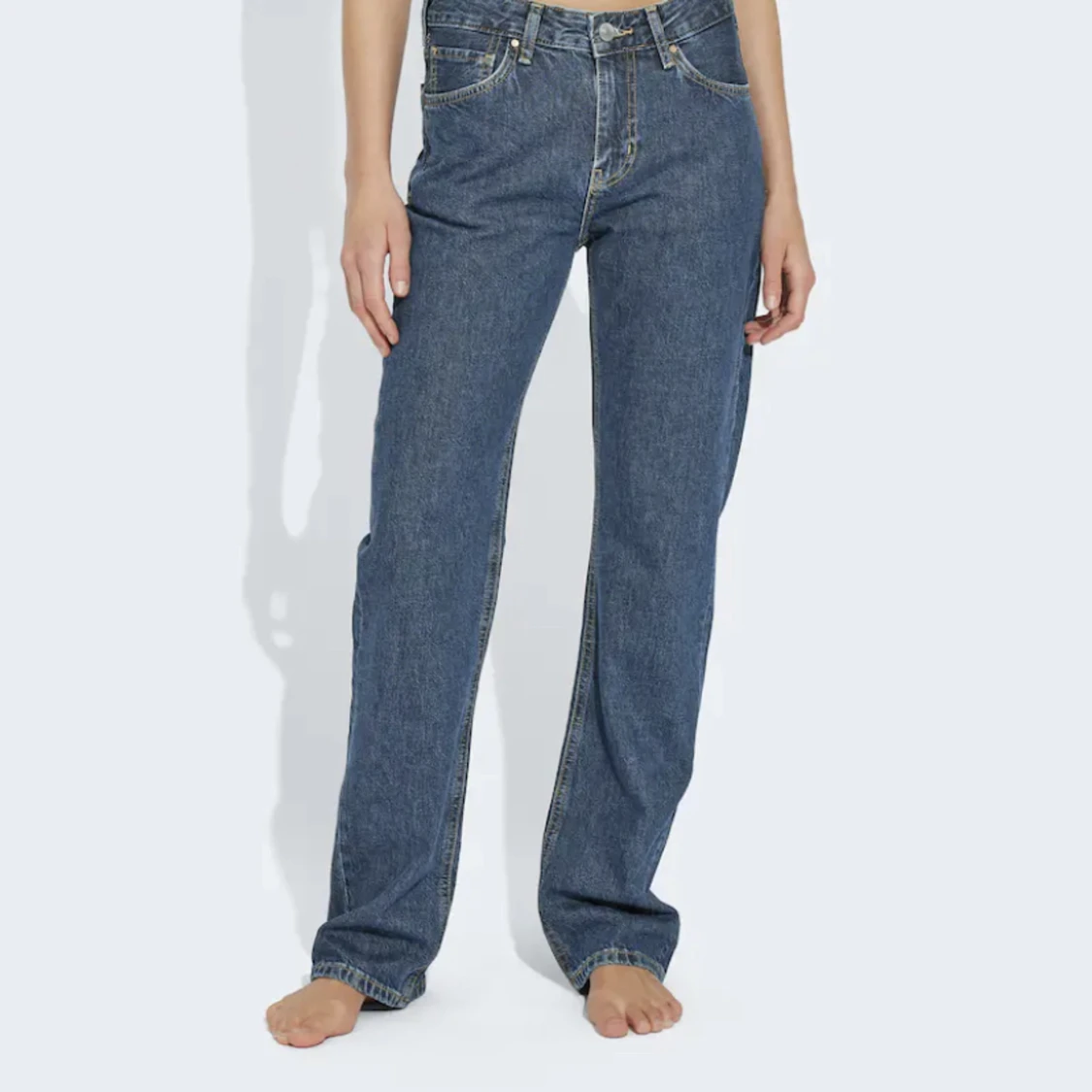 Lågmidjade jeans från bikbok - 90