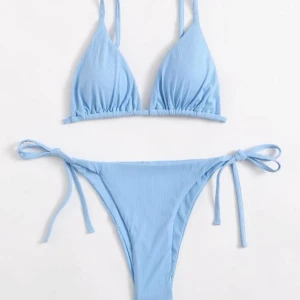 Bikini - Säljer denna bikini då den ej kommer till användning. Endast testat men ej används så bra skick.  