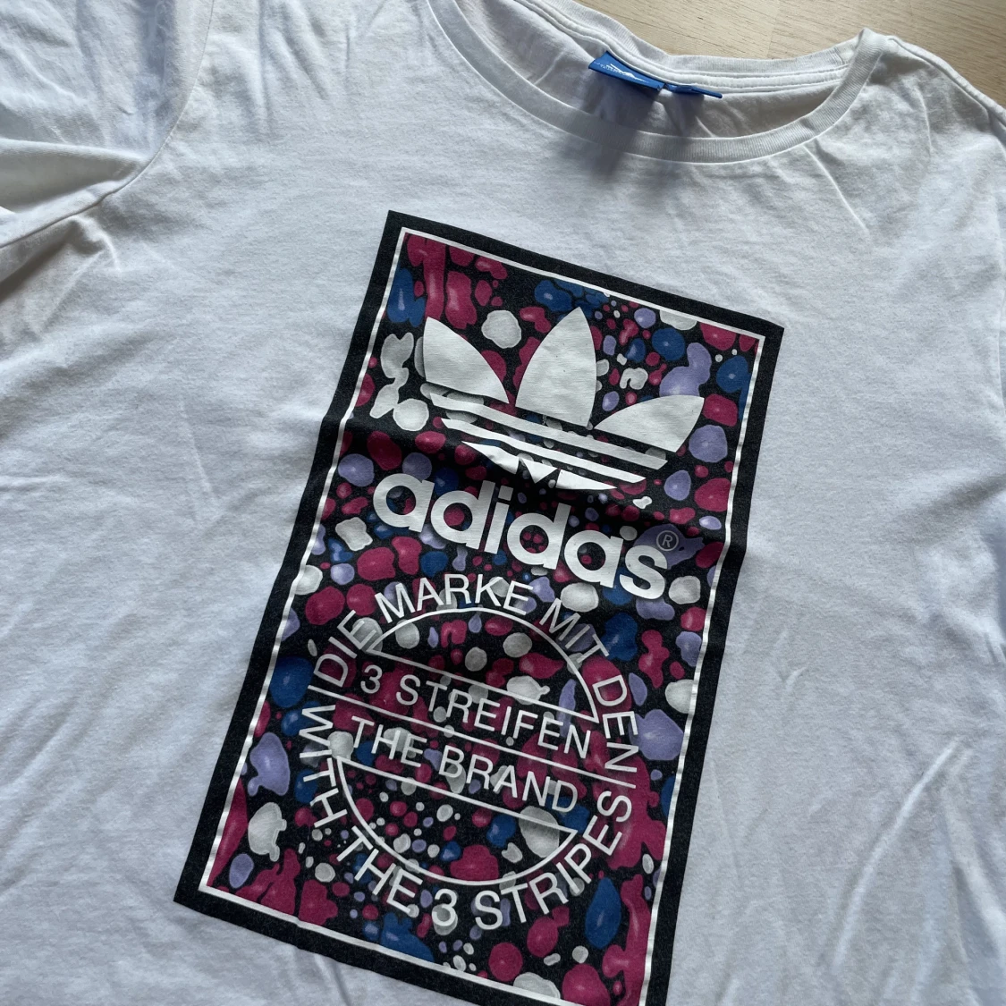 Adidas t-shirt i stl S! Superfint skick  - 90