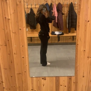 Juicy  - Svarta juicy. Har tröttnat på svarata bara dem e lite slitna och ett av de silvriga har åkt av annars bra