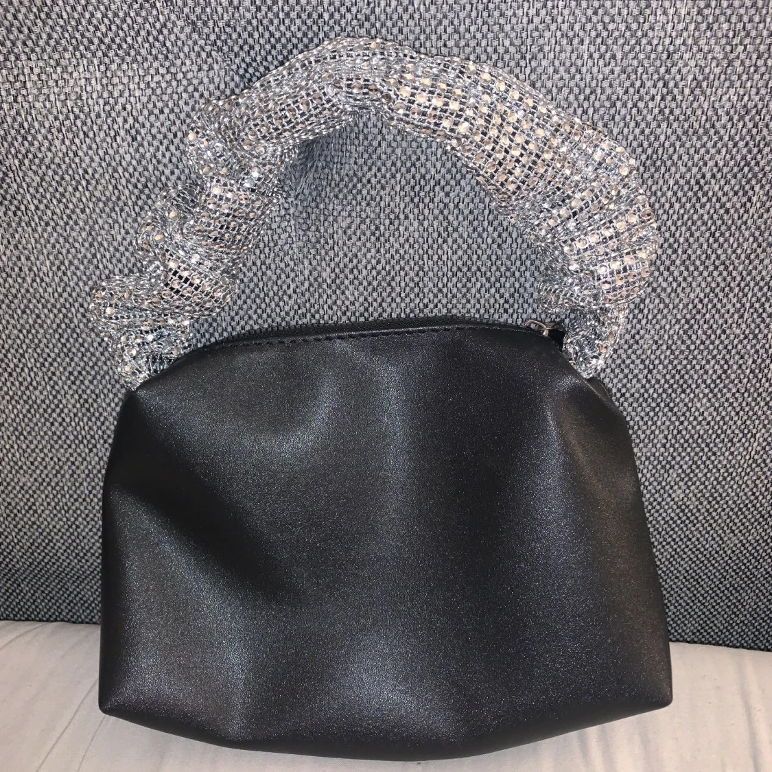 Svart glitter väska