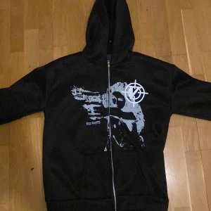 Vicinity hoodie - Vicinity hoodie i strl M använd fåtal gånger Inga skador