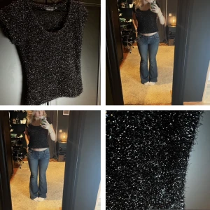 glittrig topp - glittrig topp perfekt till PARTY! 🎉  köpt på kappahl aldrig använd! storlek 34/36 alltså xs/s typ! vid frågor kom privat ! om jag inte svarar inom ett tag kontakta gärna mig på instagram @nordvall.alva💞