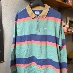 obey långärmad tröja - obey långärmad tröja, använt den några fåtal gånger