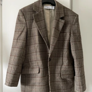 Kappa från bershka - Intressekoll på denna jackan! Hör av er så kan vi diskutera priset. Perfekt jacka till våren!