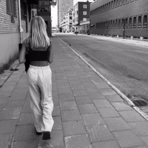 Linnebyxor hm - Säljer dessa linnebyxor från hm! (Köpt här på Plick) säljer då de ej kommer till användning. Säljer för 250kr🤍