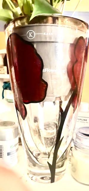 Kosta Boda stor vas ”Tattoo”  - Vas modellen Tattoo i nyskick. Stor och väger en del. Kostade strax över 1500:- superfint skick