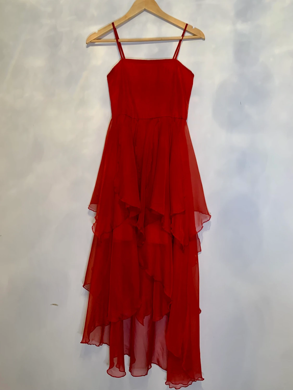 Vacker röd sommarklänning 