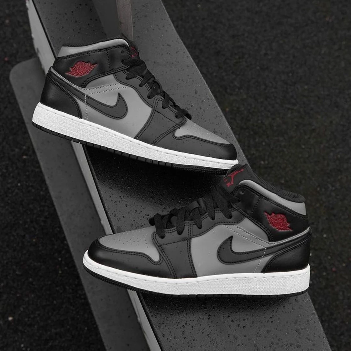 Air Jordan 1 GS ‘Shadow’ - 90