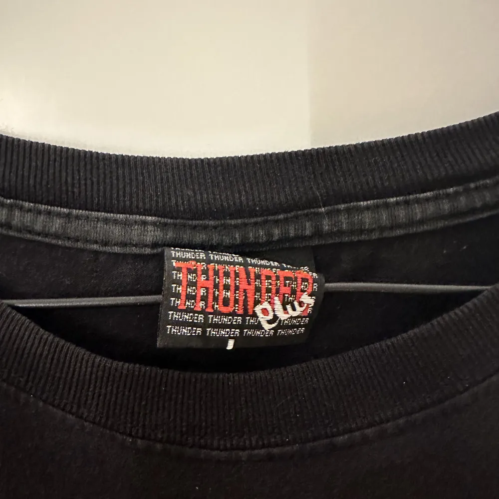 Riktigt fet imo men lite stor för mig. Skriv privat vid frågor . T-paidat.