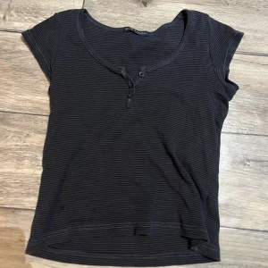 Brandy melville topp - Topp storlek xs/s (original pris 200) säljer för 100, knappt använd🤩 kontakta för frågor & intresse