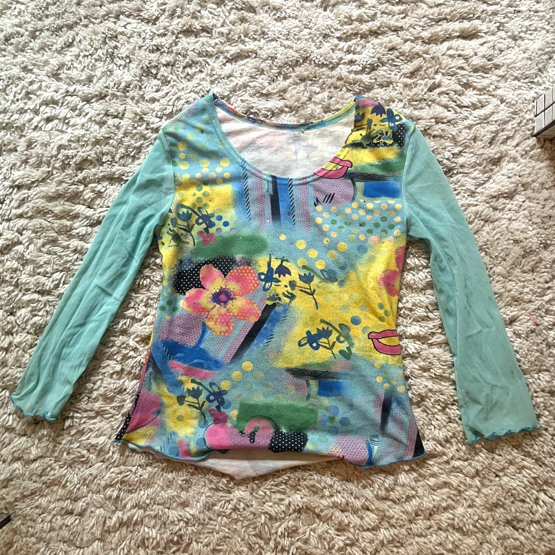 En gullig y2k tröja