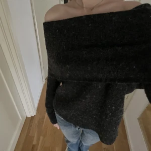 Tröja - Säljer denna populära tröjan!❣️💕