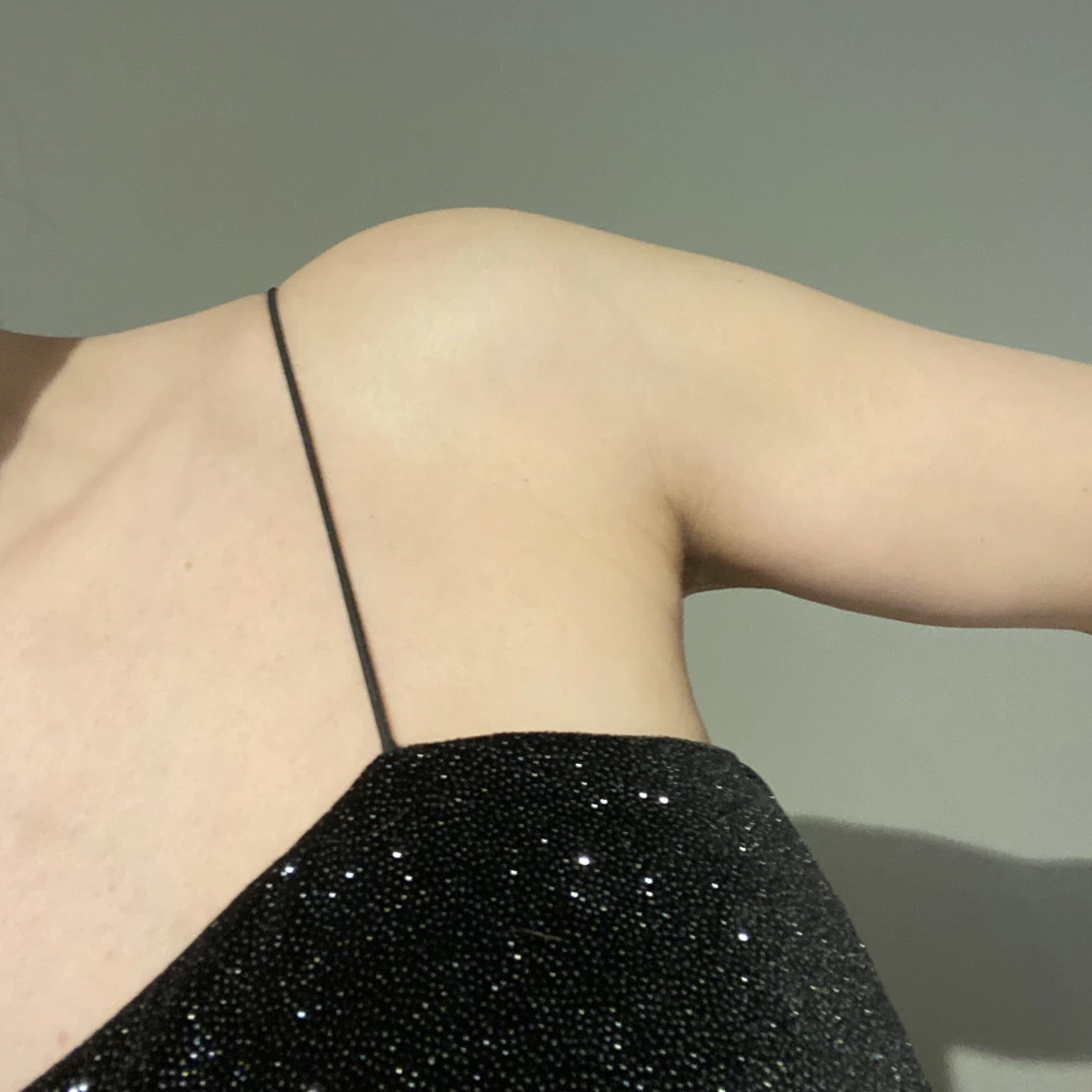 Glittrig klänning - 91