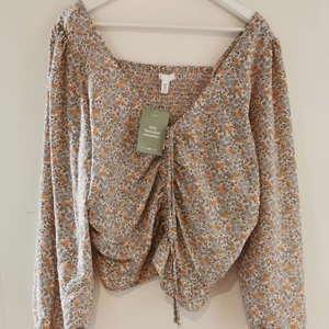 Topp helt ny - Topp / blus från hm ny med prislapp kvar 