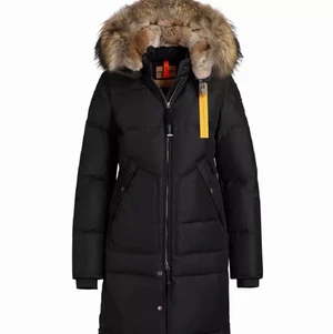 Parajumper Long Bear - Parajumper Long Bear vinterjacka i stl Xs, jackan är endast använd en vinter och är i jättebra skick. Nypris 10 500kr. (Skriv till mig ifall ni undrar nåt eller vi ha bild på nåt speciellt på jackan)