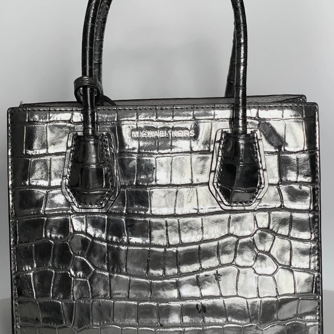 Michael Kors silvrig väska