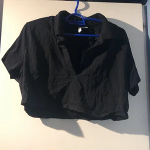 Topp  - En topp från H&M som aldrig kommer till användning passar allt från M till Xl 