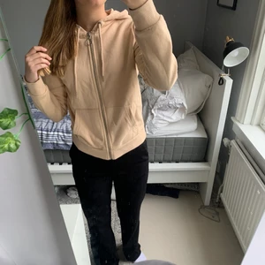 Persika färgad kofta från new yorker i storlek s  - Kofta från new yorkeri storlek s 