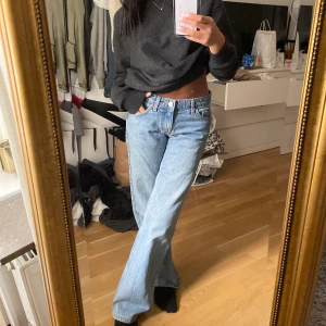 Weekday jeans men cool ficka!!! - Säljer dessa arrow jeans från weekday, som jag har tagit bort båda fickorna på. Så snyggt och coolt!!!😍😍